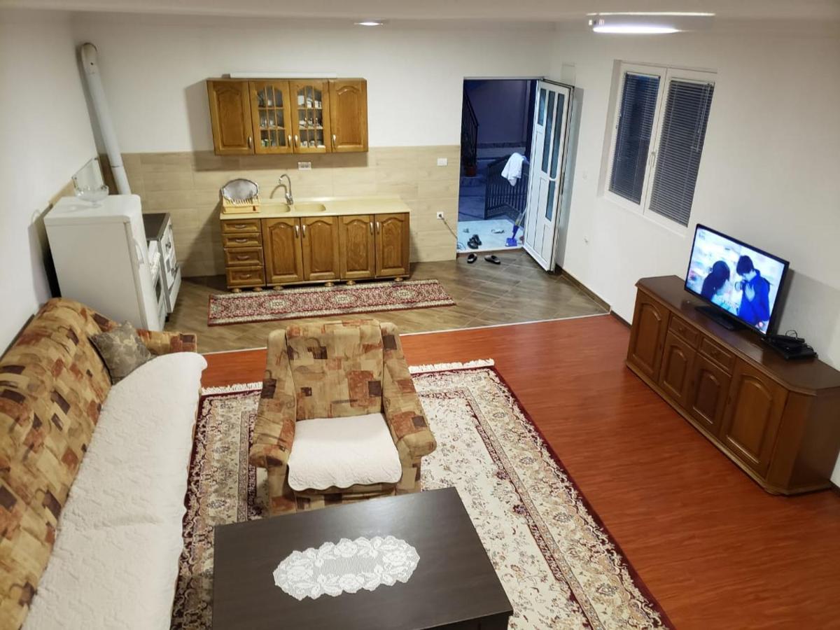 Sara Apartments Plav Ngoại thất bức ảnh